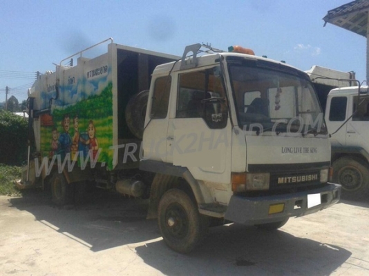 รถบรรทุกขยะอัดท้าย 6 ล้อ ยี่ห้อ MITSUBISHI FUSO ปีจดทะเบียน 2539