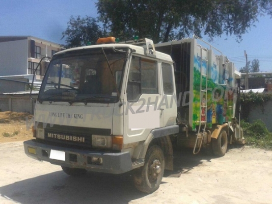 รถบรรทุกขยะอัดท้าย 6 ล้อ ยี่ห้อ MITSUBISHI FUSO ปีจดทะเบียน 2539