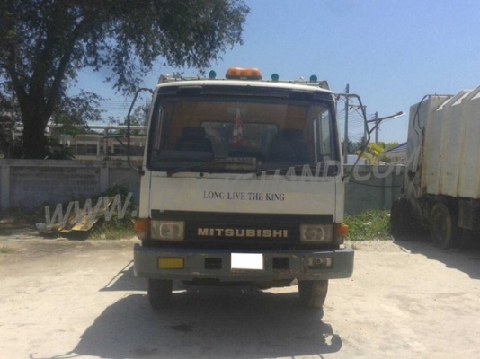 รถบรรทุกขยะอัดท้าย 6 ล้อ ยี่ห้อ MITSUBISHI FUSO ปีจดทะเบียน 2539