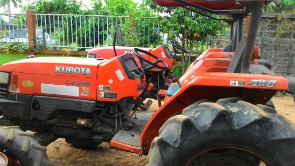 ขายรถไถ KUBOTA   L4508 ตัวเปล่า ขายคู่2 คัน 300,000