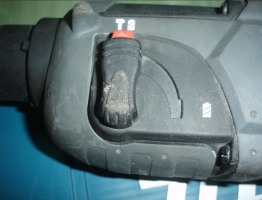 ขายสว่านโรตารี่ 2 ระบบ makita รุ่น HR 2230 (710w.)