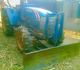 ขายด่วน รถไถแชมป์ CHAMPION 55 Di - 2 เพลา 55 HP รถทำงาน 1,200 ชม. อุปกรณ์ครบ มีใบดันหน้า ผานพรวนดิน 5 สภาพดีมากครับพร้อมทำงานได้เลย เครื่องแห้งแรงดี เกียร์เข้าง่ายไม่มีหลุดใช้งานคล่องดีขับง่าย ช่วงล่างแน่น ยางสภาพดีหน้าหลังประมาณ 65\% พร้อมใช้งาน เอกสารสัญ