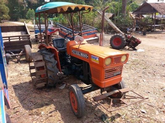 ขายรถไถKUBOTA ุL1500 อุปกรณ์ผานหลัง เครื่องดี ช่วงล่างดี พร้อมใช้งาน โทร090-8588220คุณนะ  093-3258446คุณบิวตี้ ID:narong498 หรือ www.truck.in.th/498 หรือfb:ณรงค์ ซื้อขายรถมือสอง(เว็บไซต์ส่วนตัว)