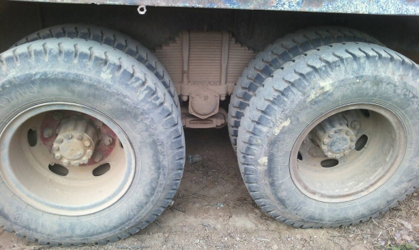 รถฮีโน่ 10 ล้อดั้ม FM227 - 220 แรงม้า. ปี 33  ( มีขาย 2 คัน. )  สนใจติดต่อ 081 - 6079515