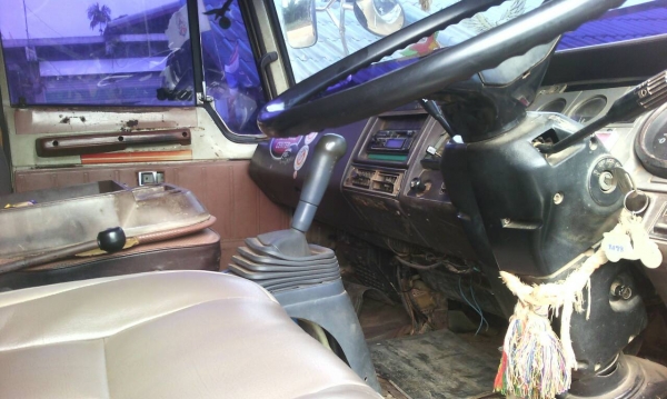 รถฮีโน่ 10 ล้อดั้ม FM227 - 220 แรงม้า. ปี 33  ( มีขาย 2 คัน. )  สนใจติดต่อ 081 - 6079515