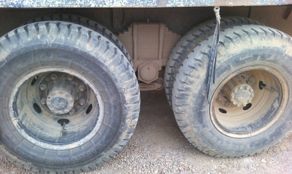 รถฮีโน่ 10 ล้อดั้ม FM227 - 220 แรงม้า. ปี 33  ( มีขาย 2 คัน. )  สนใจติดต่อ 081 - 6079515