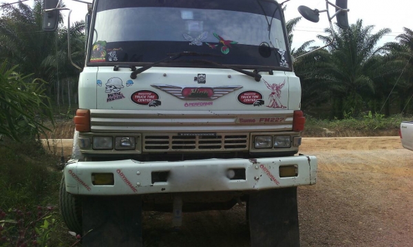 รถฮีโน่ 10 ล้อดั้ม FM227 - 220 แรงม้า. ปี 33  ( มีขาย 2 คัน. )  สนใจติดต่อ 081 - 6079515