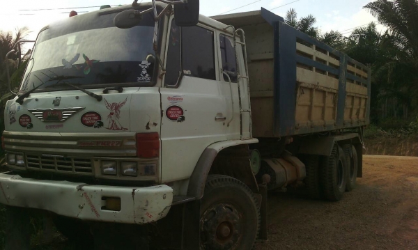 รถฮีโน่ 10 ล้อดั้ม FM227 - 220 แรงม้า. ปี 33  ( มีขาย 2 คัน. )  สนใจติดต่อ 081 - 6079515