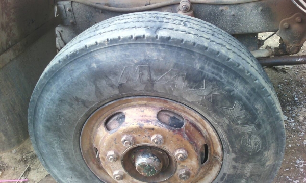 รถฮีโน่ 10 ล้อดั้ม FM227 - 220 แรงม้า. ปี 33  ( มีขาย 2 คัน. )  สนใจติดต่อ 081 - 6079515