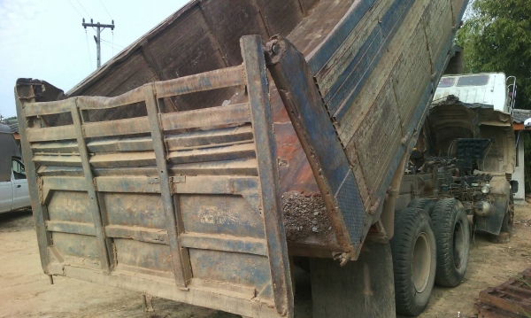 รถฮีโน่ 10 ล้อดั้ม FM227 - 220 แรงม้า. ปี 33  ( มีขาย 2 คัน. )  สนใจติดต่อ 081 - 6079515