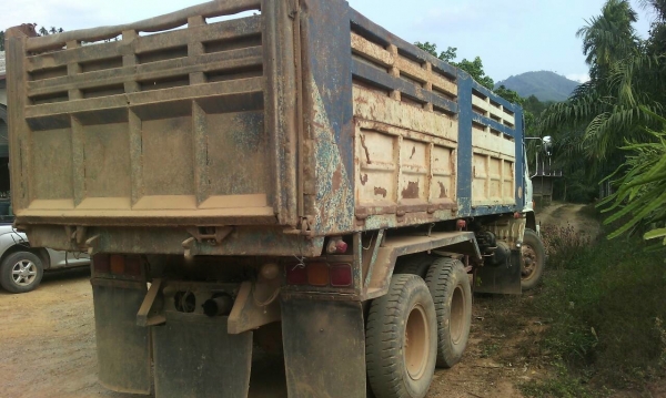 รถฮีโน่ 10 ล้อดั้ม FM227 - 220 แรงม้า. ปี 33  ( มีขาย 2 คัน. )  สนใจติดต่อ 081 - 6079515