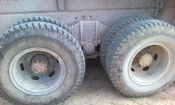 รถฮีโน่ 10 ล้อดั้ม FM227 - 220 แรงม้า. ปี 33  ( มีขาย 2 คัน. )  สนใจติดต่อ 081 - 6079515