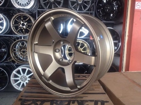 TE37 ขอบ 20 6รู139 กว้าง 9.5 ออฟเซ็ต 18 พร้อมยางใหม่ TE37 ขอบ 20 6รู139 กว้าง 9.5 ออฟเซ็ต 18 พร้อมยางใหม่