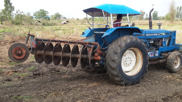 ขายรถไถ Ford 77 ท้าย 6600 สภาพดี มีเล่มทะเบียน