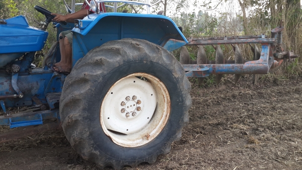 ขายรถไถ Ford 77 ท้าย 6600 สภาพดี มีเล่มทะเบียน ขายรถไถ Ford 77 ท้าย 6600 สภาพดี มีเล่มทะเบียน