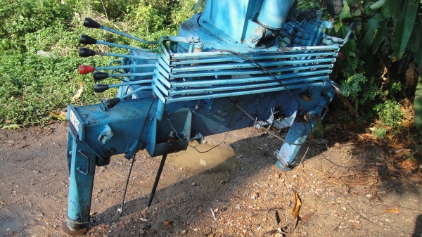 เครน UNIC V-TURBO 2.5ตัน รุ่นใหม่6เหลี่ยม ท้องวี หลังวี 3ปลอก2ชัก เก่านอก อุปกรณ์ครบ สภาพสวย ราคาถูก