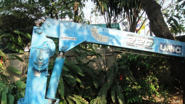 เครน UNIC V-TURBO 2.5ตัน รุ่นใหม่6เหลี่ยม ท้องวี หลังวี 3ปลอก2ชัก เก่านอก อุปกรณ์ครบ สภาพสวย ราคาถูก