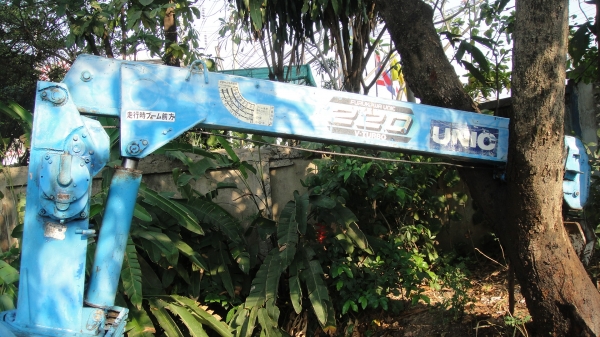 เครน UNIC V-TURBO 2.5ตัน รุ่นใหม่6เหลี่ยม ท้องวี หลังวี 3ปลอก2ชัก เก่านอก อุปกรณ์ครบ สภาพสวย ราคาถูก