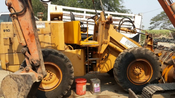 รถตัก KOMATSU  510.     สนใจติดต่อ  081 - 6079515