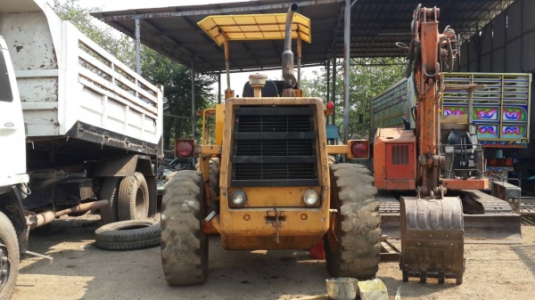 รถตัก KOMATSU  510.     สนใจติดต่อ  081 - 6079515