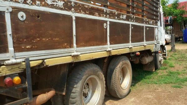 รถบรรทุก 10 ล้อใหญ่ MITSUBISHI  1 เพลา คอกไม้ราคา 430,000 บ.