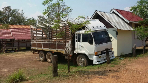 รถบรรทุก 10 ล้อใหญ่ MITSUBISHI  1 เพลา คอกไม้ราคา 430,000 บ.
