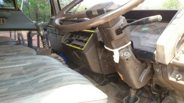 รถบรรทุก 10 ล้อใหญ่ MITSUBISHI  1 เพลา คอกไม้ราคา 430,000 บ.