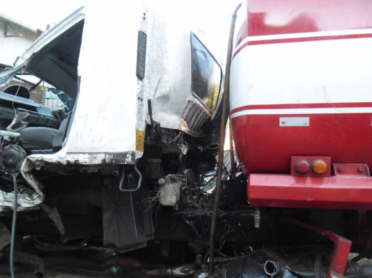 (ขาย...หัว-คัสซี)ขายซากรถน้ำมัน 10 ล้อเพลาเดียว240แรง isuzu.Fvm34 ปี53 เครื่องไม่โดน คัสซีนิดหน่อย....