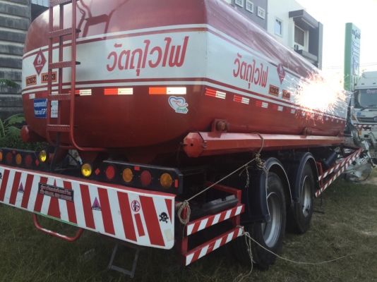 (ขาย...หัว-คัสซี)ขายซากรถน้ำมัน 10 ล้อเพลาเดียว240แรง isuzu.Fvm34 ปี53 เครื่องไม่โดน คัสซีนิดหน่อย....