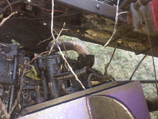 (ขาย...หัว-คัสซี)ขายซากรถน้ำมัน 10 ล้อเพลาเดียว240แรง isuzu.Fvm34 ปี53 เครื่องไม่โดน คัสซีนิดหน่อย....