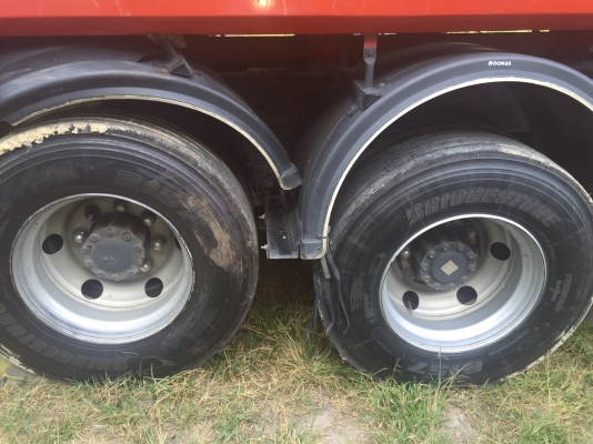 (ขาย...หัว-คัสซี)ขายซากรถน้ำมัน 10 ล้อเพลาเดียว240แรง isuzu.Fvm34 ปี53 เครื่องไม่โดน คัสซีนิดหน่อย....