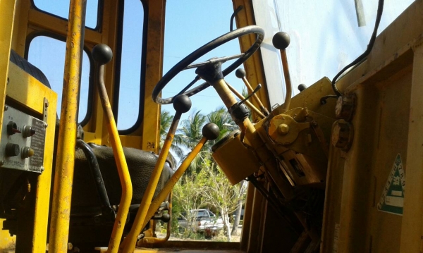 รถตัก JH.  65C.     สนใจติดต่อ  081 - 6079515