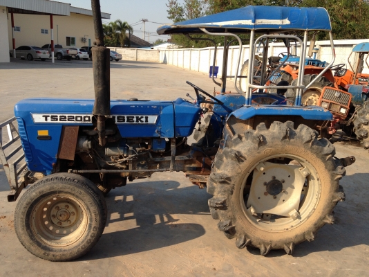 แทรคเตอร์ อิเซกิ TS2200 แทรคเตอร์ อิเซกิ TS2200