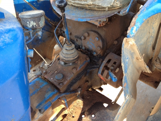 แทรคเตอร์ อิเซกิ TS2200 แทรคเตอร์ อิเซกิ TS2200