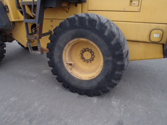 รถตักล้อยาง WA150-3-64225