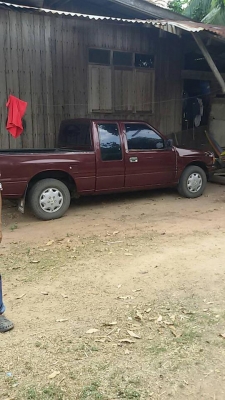 รถปิ๊กอัพ อีซูซุ TFR