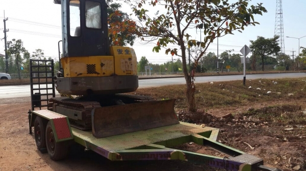 ขายด่วนเครื่องจักรกลหนัก รถแบคโฮ โคมัสสุ PC28uu