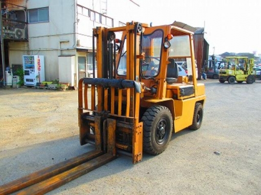 ขายรถโฟล์คลิฟท์มือสอง NISSAN รุ่น YF03 195,000 บาท นำเข้าจากประเทศญี่ปุ่น 100\% ไม่เคยใช้งานในประเทศไทย