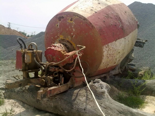 ขายด่วนโม้ปูนสภาพสวย80\%โม่ตรงสภาพพร้อมใช้งานเลยคับ