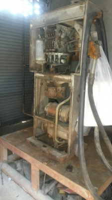 ขายแท้งค์น้ำมันขนาดใหญ่ พร้อมตู้เติมน้ำมันไม่เป็นสนิมครับ เก็บไว้ในร่มใช้งานได้ปรกติ น้ำมันยังอยู่ในถังอีกเยอะครับ ขาย 58000 บาท