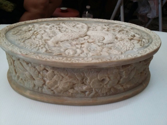 กล่องใส่เครื่องประดับหินอ่อนแกะลาย