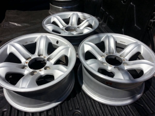 ล้อเล็บเหยี่ยวแท้ สีซิลเวอร์-ไฮเปอร์โครเมียม ล้อเล็บเหยี่ยวแท้ สีซิลเวอร์-ไฮเปอร์โครเมียม