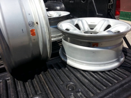 ล้อเล็บเหยี่ยวแท้ สีซิลเวอร์-ไฮเปอร์โครเมียม ล้อเล็บเหยี่ยวแท้ สีซิลเวอร์-ไฮเปอร์โครเมียม