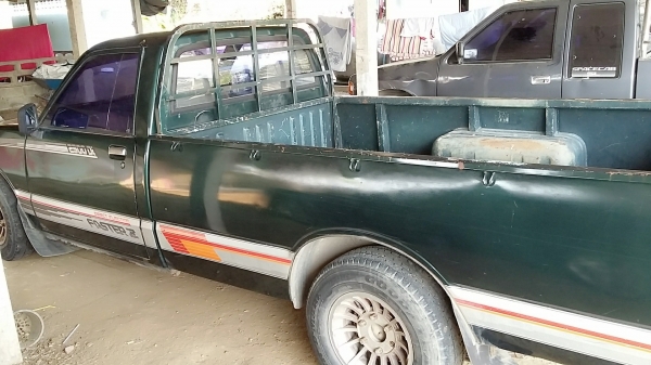 lsuzk kb2500  ฝาทอง