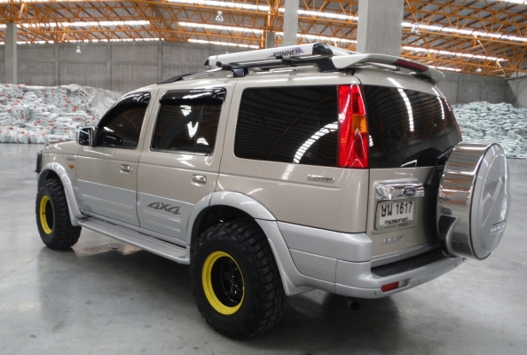 Ford Everest 2.5 turbo 4x4 Limited 2004 Ford Everest 2.5 turbo 4x4 Limited 2004