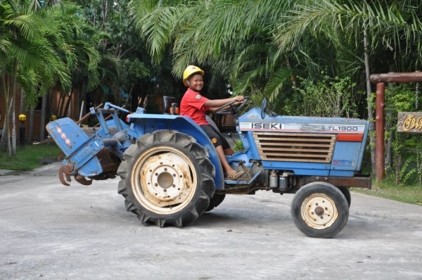 ขายรถไถ ISEKI TL1900แรง พร้อมโรตารี่หลัง สภาพสวยเดิมญี่ปุ่นไม่เคยใช้ในไทย 65,000
