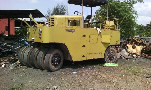 ฝากขายรถบดถนนกับรถแรงเยอร์