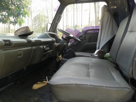 ขาย 6ล้อ NPR ปี 39 หัวการ์ตูน  430,000 กระบะยาว 4.5 เมตร