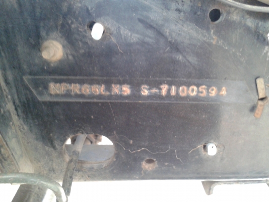 ขาย 6ล้อ NPR ปี 39 หัวการ์ตูน  430,000 กระบะยาว 4.5 เมตร