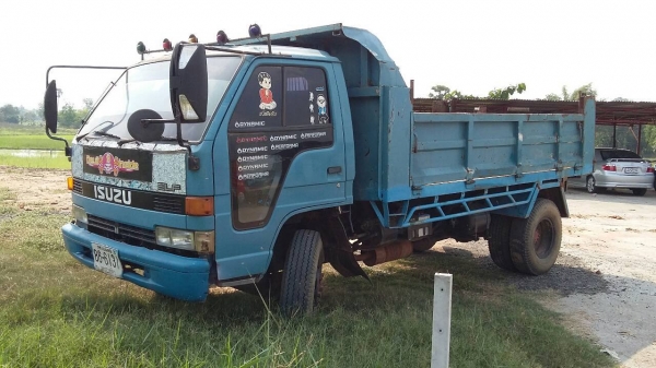 ขาย6ล้อ ดั้มISUZU NPR 115แรง เครื่องดี คัชซีสวย ยางดี ภายในสวย สภาพพร้อมใช้งาน เอกสารพร้อมโอน สนใจโทร 090-8588220คุณนะ 093-3258446คุณบิวตี้ ID:narong498 หรือ www.truck.in.th/498 หรือfb:ณรงค์ ซื้อขายรถมือสอง(เว็บไซต์ส่วนตัว)